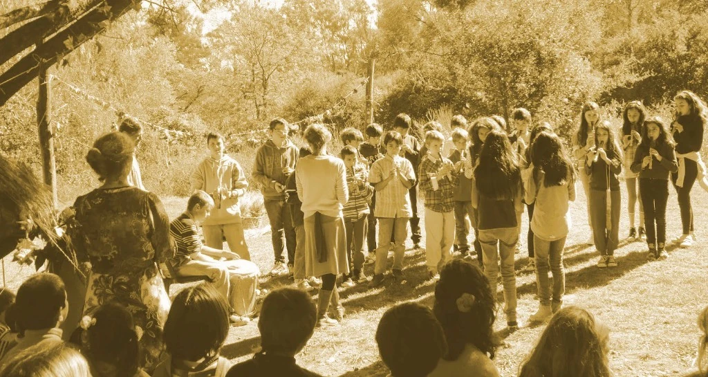 Comunidad y alumnos de la Escuela Waldorf Aurora