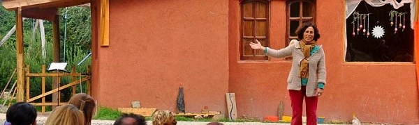 Maestra Waldorf participando en la comunidad